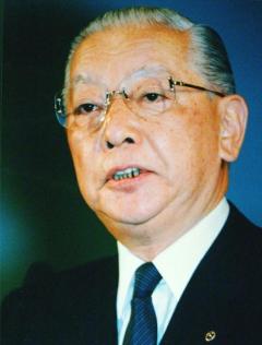 裏金作りにキャバクラ接待…ゼネコン鹿島建設は“組”時代と変わらない【佐高信「この国の会社」】