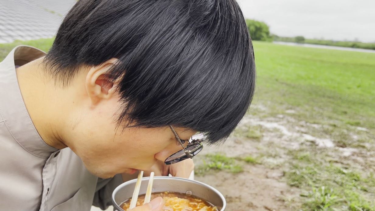 チキンラーメン cmがすごい これは新世代チキンラーメンの食い方か 速報 気になる噂の芸能ニュース チキンラーメン cmがすごい これは新世代チキンラーメンの食い方か 速報 気になる噂の芸能ニュース