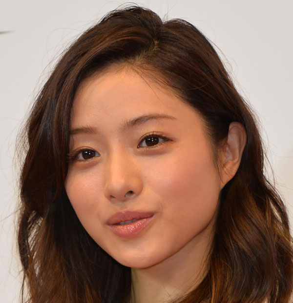 芸人 小川満鈴 なぜメディアは石原さとみさんが創価学会に入っていることをスルーするのか 芸能人側も信仰する宗教をなんで隠すんだろう 3 ラッコ 速報 気になる噂の芸能ニュース