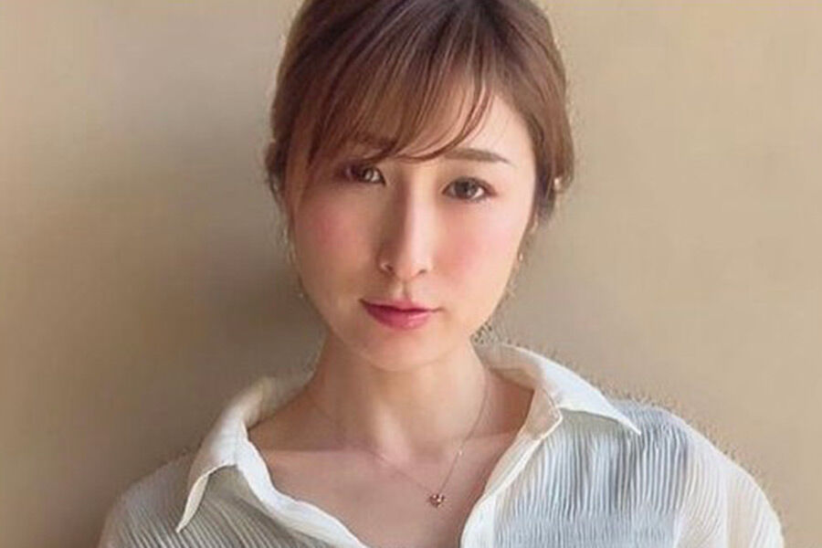 おまえら衝撃の手ブラ！おかもとまりが35歳でやっちゃったってｗｗｗ