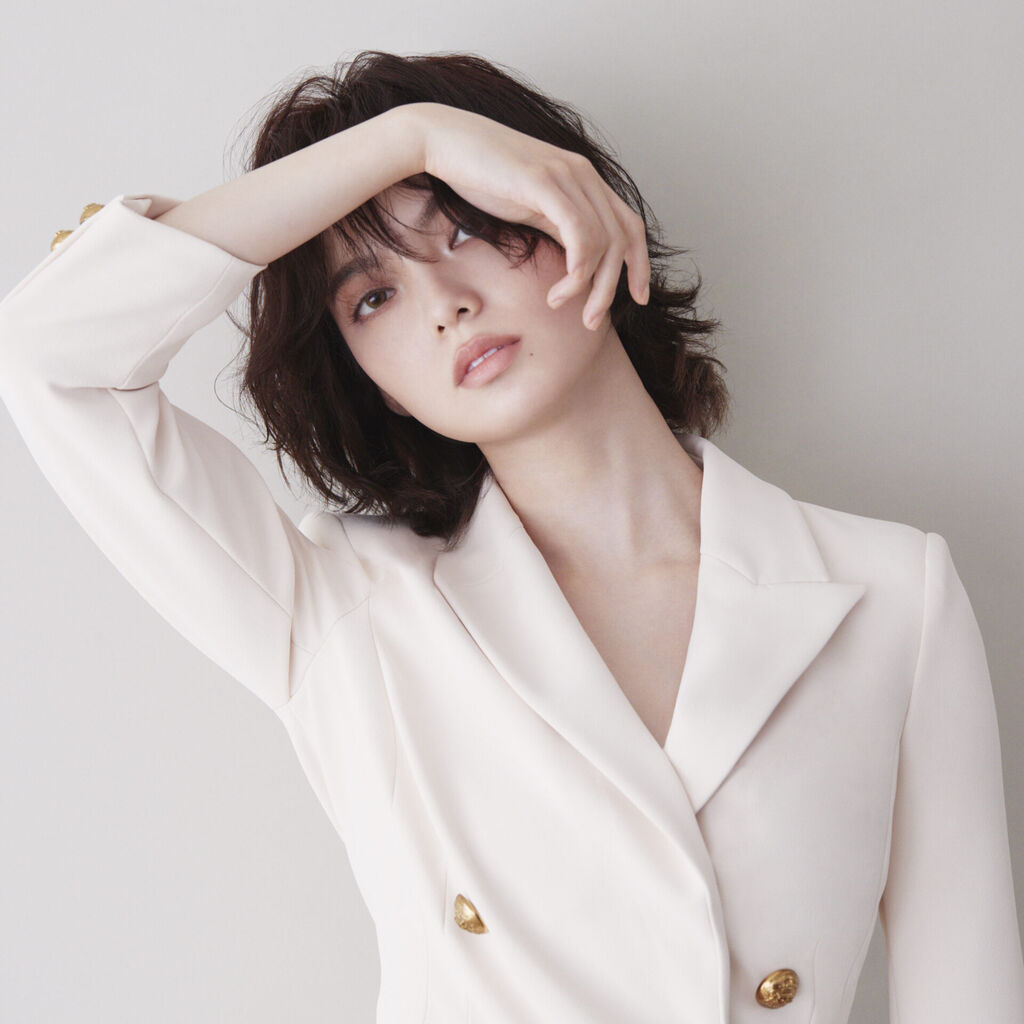 ちょｗ平手友梨奈のミニスーツ姿、やばすぎて草ｗｗｗ