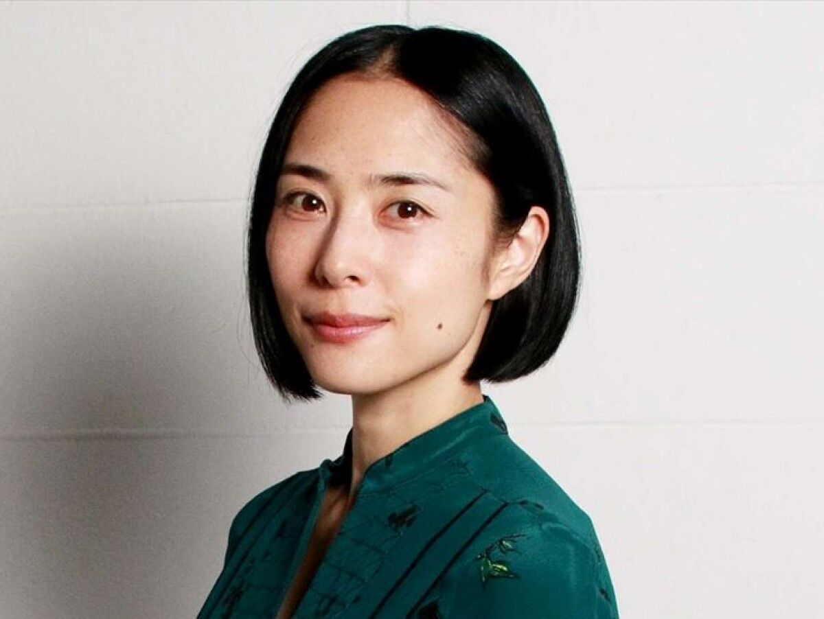 【訃報】深津絵里、喪服姿で西田敏行さんを弔問 - 悲しみの瞬間を見つめて