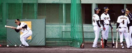 悲報】古田敦也｢ヤクルト選手のためにミーティング開催だ！｣→参加した 