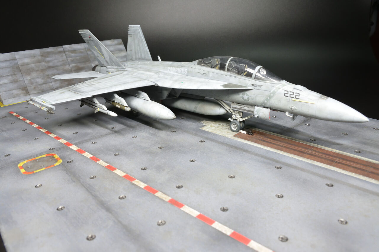 Amazon.com: Italeri Models Carrier Deck Section Kit : Arts