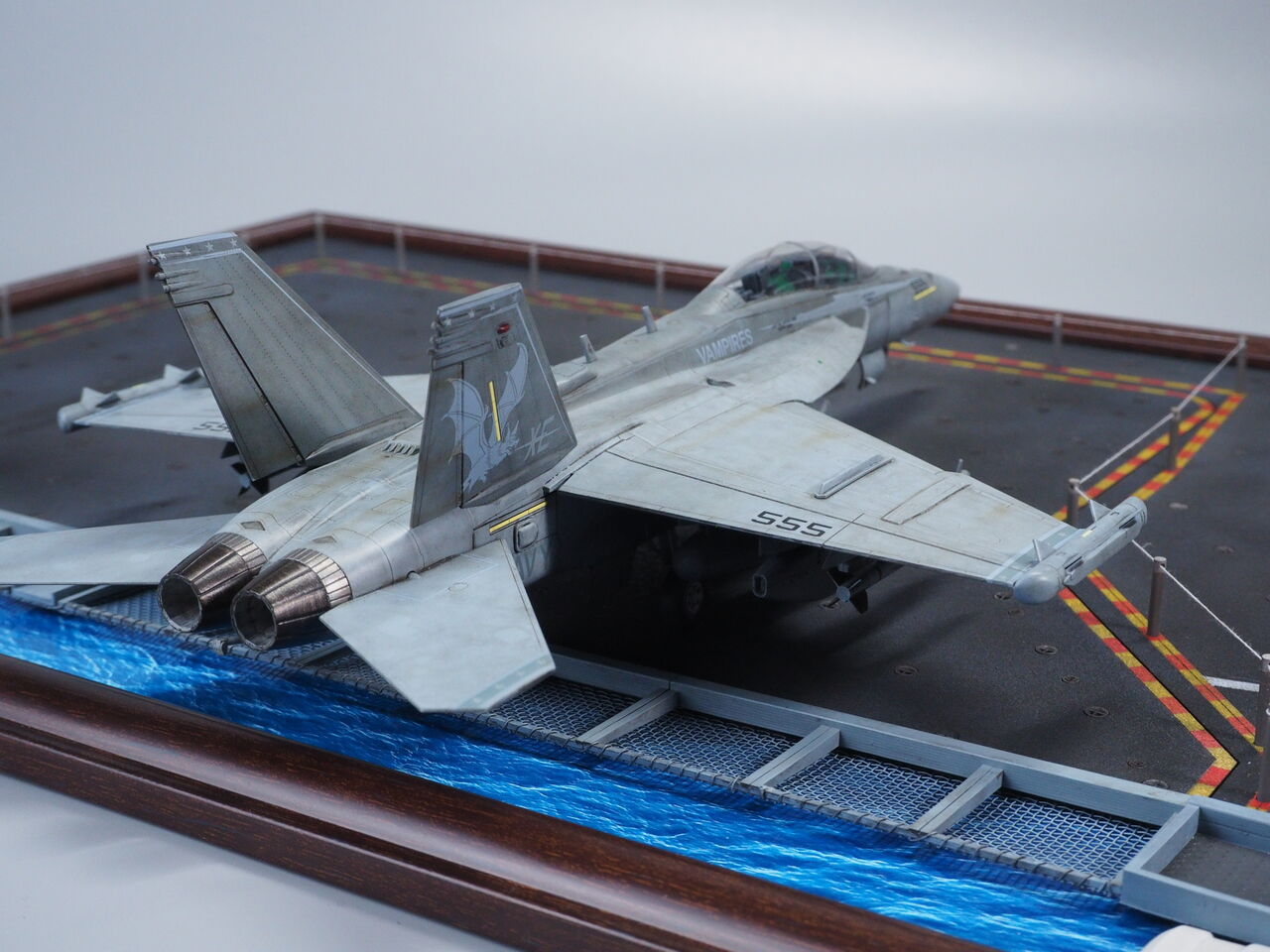 1/72 ニミッツ級・第1エレベーター : 雑魚のジークなブログ