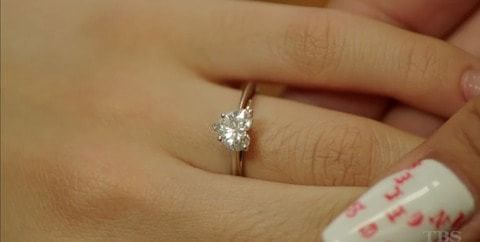 芸能 指毛がボーボー と騒ぎに 武井咲の指毛に批判ぼーぼー 毛を剃らない女ってそんなに汚いですか