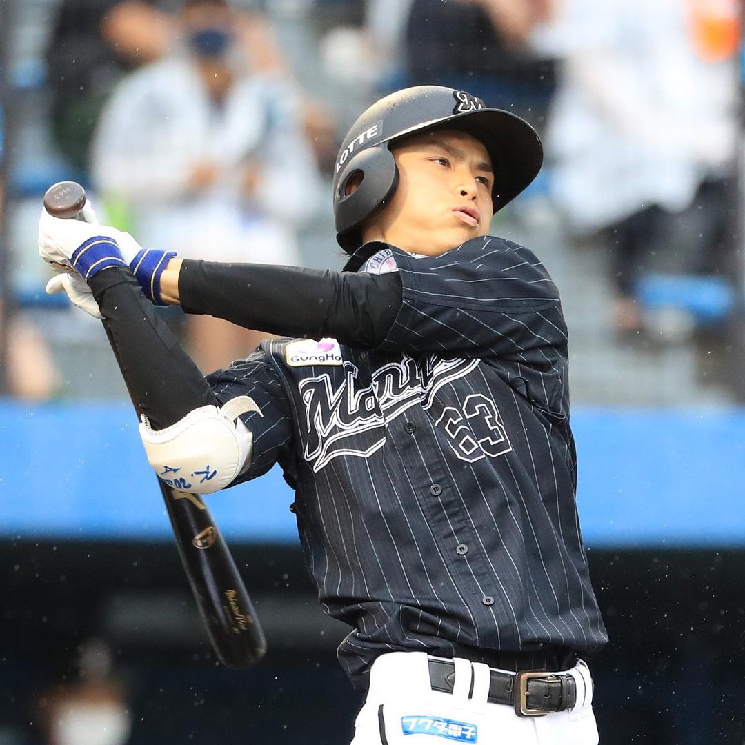 Gif画像 ロッテ和田康士朗くんのツーベース打った時のスイングたまらん 千葉ロッテマリーンズアンテナ