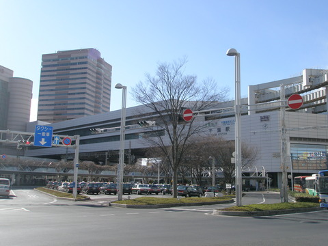 Chiba_Station_east_20100206