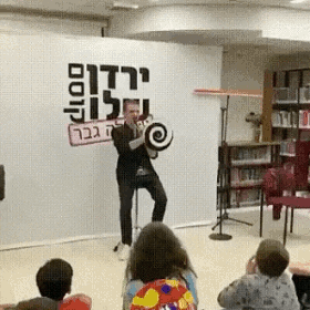 Gif マジシャンさん とんでもないマジックを披露してしまう Gif マジシャンさん とんでもないマジックを披露してしまう