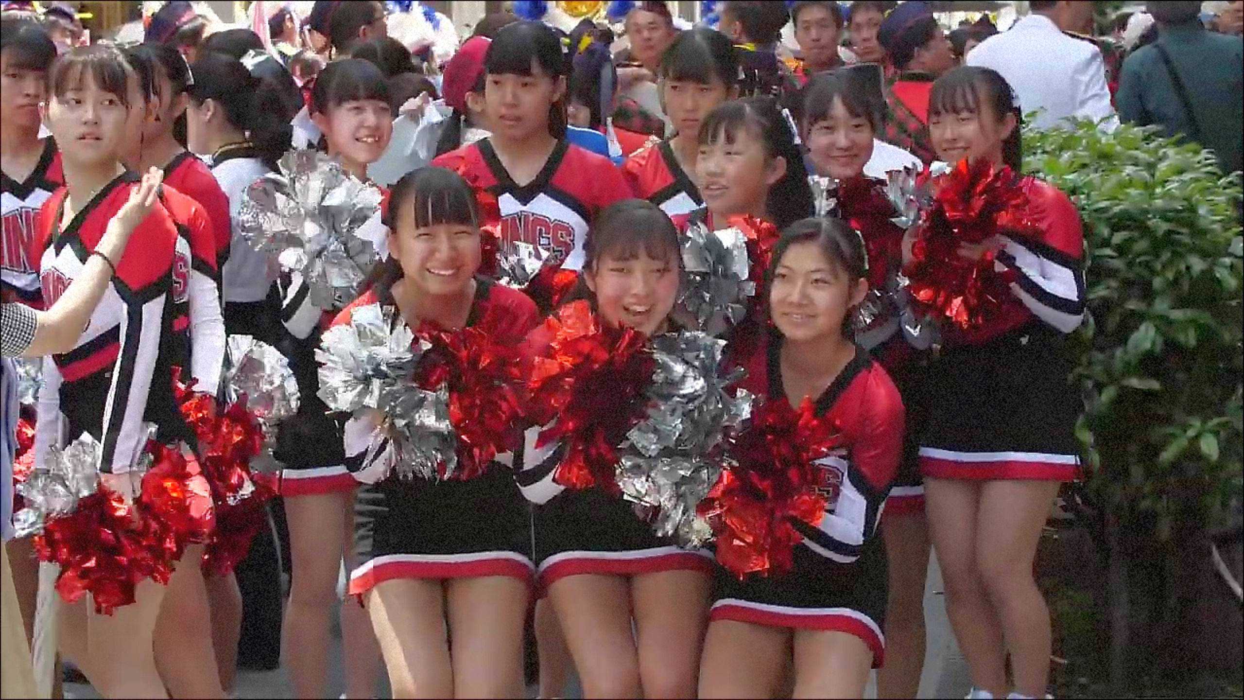 かわいいお顔！！ 常磐大学高等学校チアガールがミニスカートでダンス、処女の秘密の花園スカー …