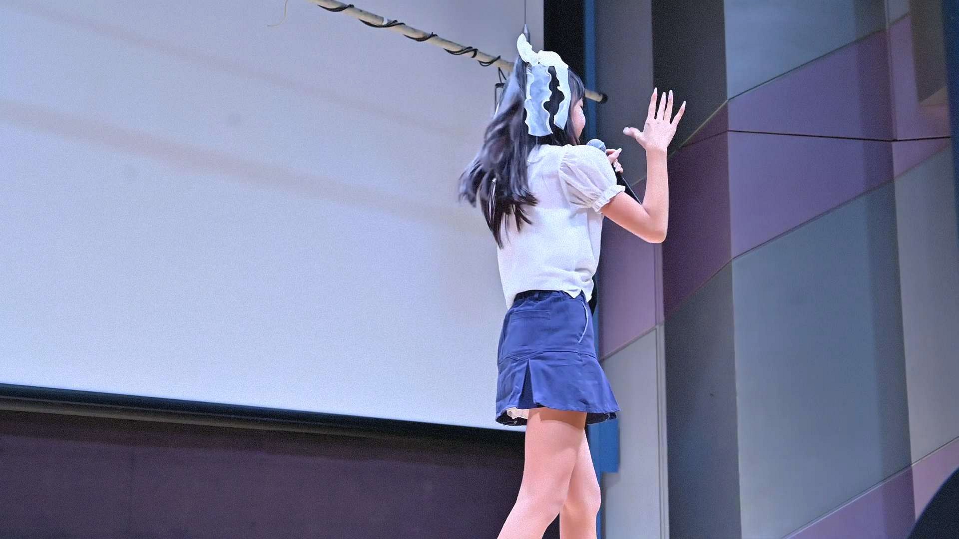 JS？ めっちゃかわいい地下アイドルの純白パンチラ 正面の聖なる部分の純白逆三角形！ : ちょっとエッチなブログ（～26.1.1）