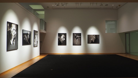 真作保証 海流に舞う 2001年 天使の羽根をもらったピエロ 油彩 木村信之 作 HIRO KIMURA写真展「HERO 3」にて羽生結弦選手写真展示を鑑賞する心