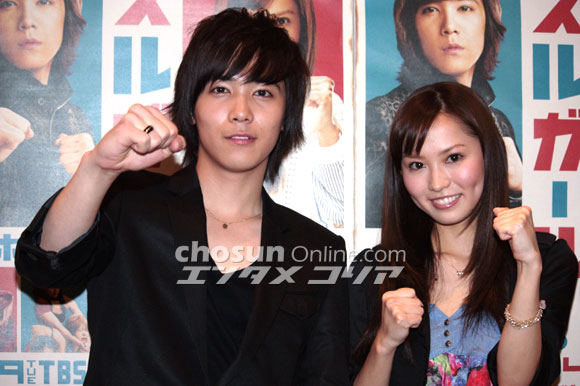Ftislandイ ホンギ マッスルガール 取材で市川由衣と2ショット 気になるニュースと楽しい生活雑貨通販日記 Ftislandイ ホンギ マッスルガール 取材で市川由衣と2ショット 気になるニュースと楽しい生活雑貨通販日記