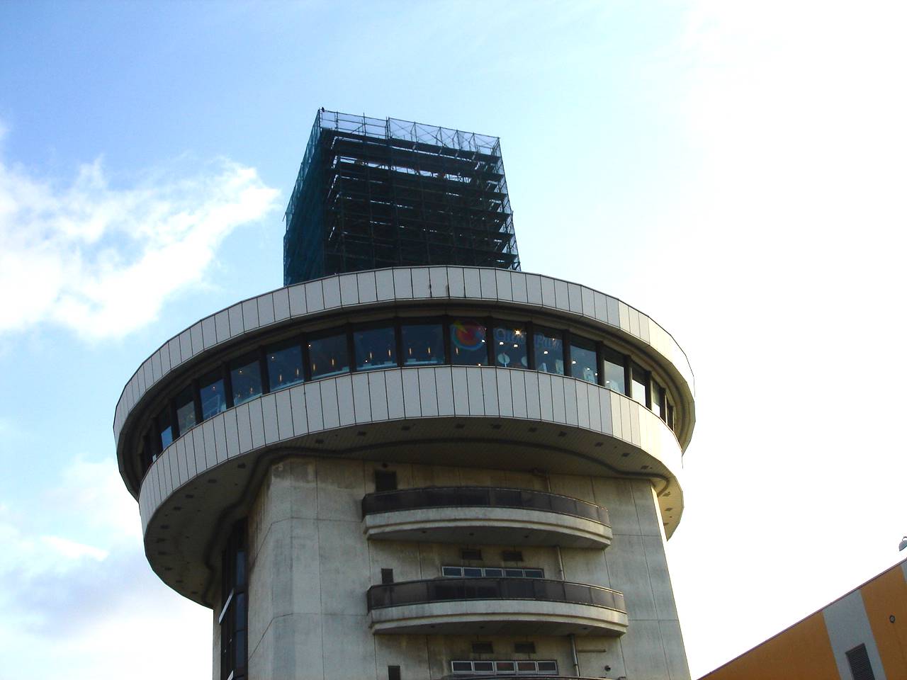 ららぽーとウェストの看板工事 2 ビビット06part1