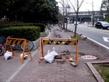 20110320_東日本大震災_幕張新都心_歩道_NTT回線_1225_DSC08215