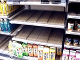 20110311_東日本巨大地震_帰宅難民_コンビニ_食料_1951_DSC08545