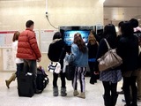 20101228_自動販売機_顔認識_JR京葉線_JR東京駅_2249_DSC08576