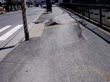 20110313_東日本大震災_袖ヶ浦団地_歩道_破損_1137_DSC09524