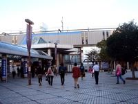 20111006_東日本大震災_JR海浜幕張駅_商業ビル_解体_1624_DSC07298