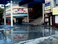 20110311_東日本大震災_海浜幕張駅_立入禁止_液状化_泥_255967542T