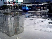 20110311_東日本大震災_海浜幕張_地面が割れ_浸水_255988197T