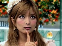 20120904_ペコちゃん_不二家_舌ペロ_テヘペロ_ローラ_320