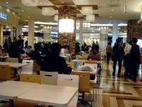 20120417_イオンモール船橋_フードコート_1459_DSC09711
