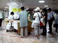 20130811_船橋駅_食品館_朝市_子ども店長_0903_DSC05294