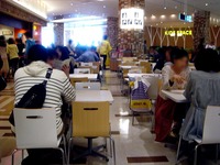 20120417_イオンモール船橋_フードコート_1500_DSC09721