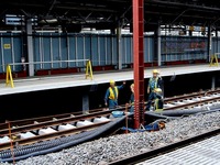 20120425_線路工事_電車_片手水平上げ_手をあげる_1402_DSC00028T