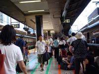 20120812_JR東京駅_東北新幹線_お盆_帰省_家族連れ_1555_DSC07425