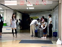 20130811_船橋駅_食品館_朝市_子ども店長_0907_DSC05307