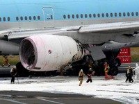 20160527_1240_羽田空港_C滑走路_大韓航空機_B777_出火_3392