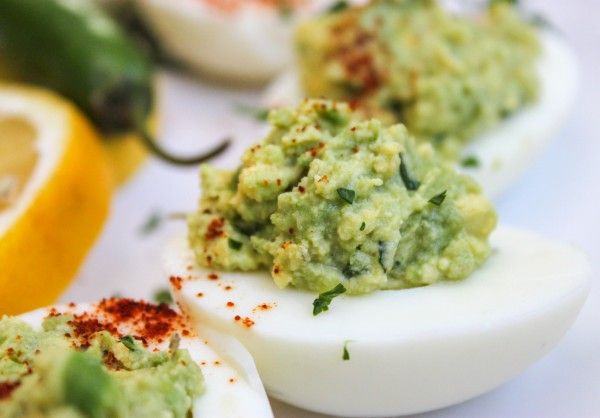 Guacamole-Deviled-Eggs-Close-Up-600x418