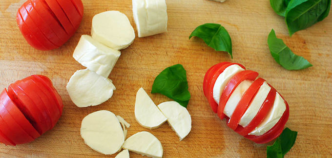 2014-03-27-hasselback-tomato-5-680x324