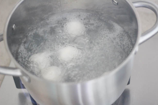 sweeet-sticky-rice-ball-with-peanuts-and-coconut-7