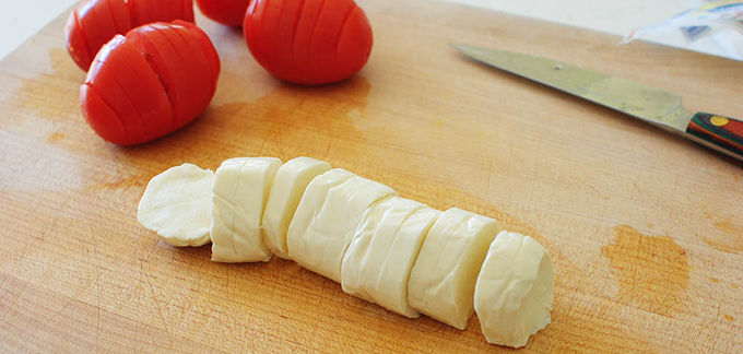 2014-03-27-hasselback-tomato-3-680x324
