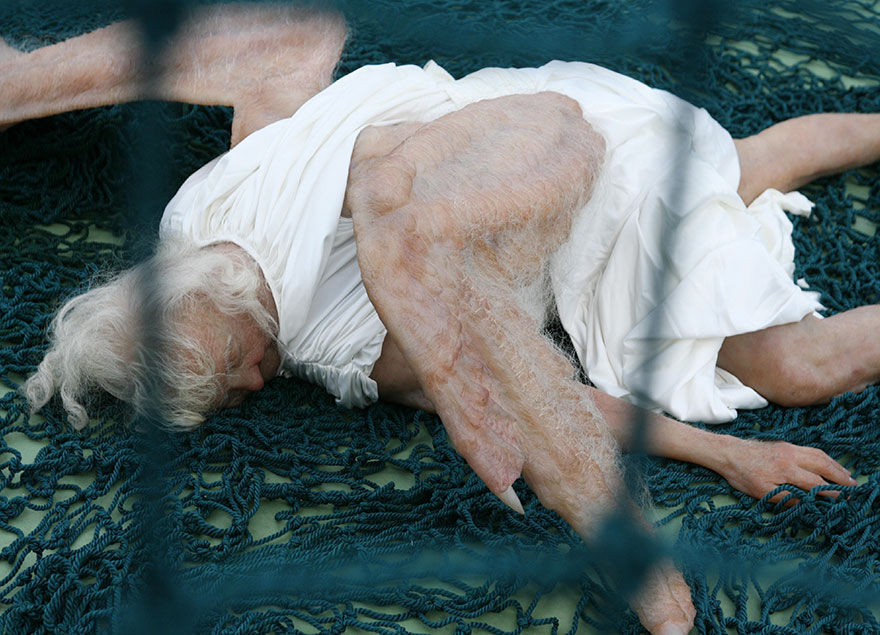 fallen-angel-sculpture-realistic-3