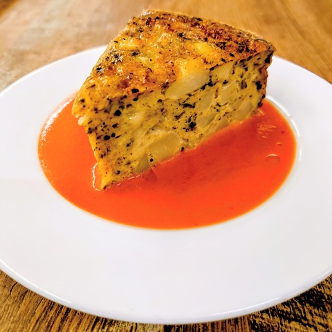 〈黒トリュフとじゃがいものオムレツ〉