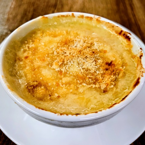 〈ホタテとマッシュルームのグラタン〉