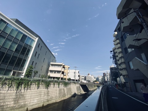 B8E2EC45-0C07-44F6-A1FA-229E567826BB