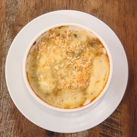 〈里芋と春菊のグラタン ブルーチーズ風味〉