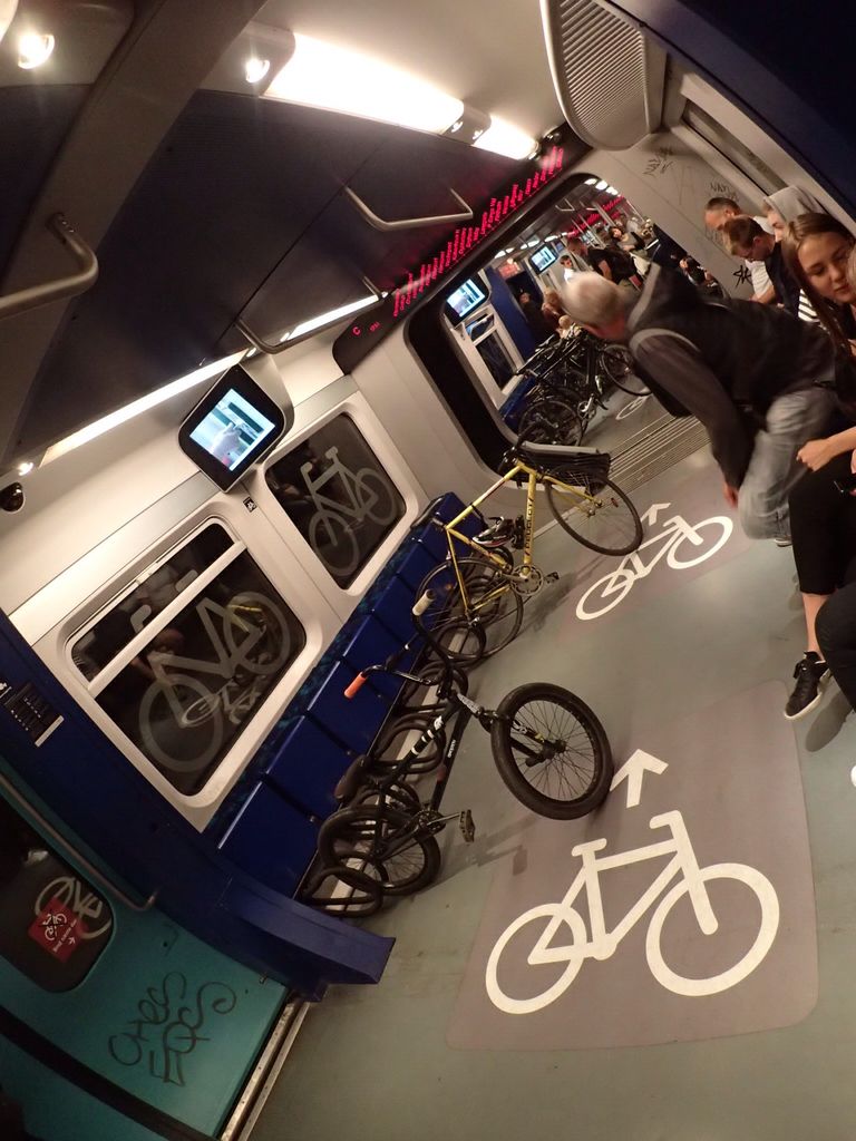 トムは自転車を持っていません
