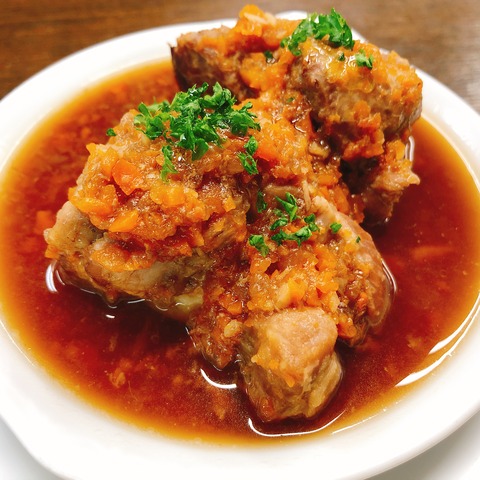 豚すね肉の黒ビール煮込み