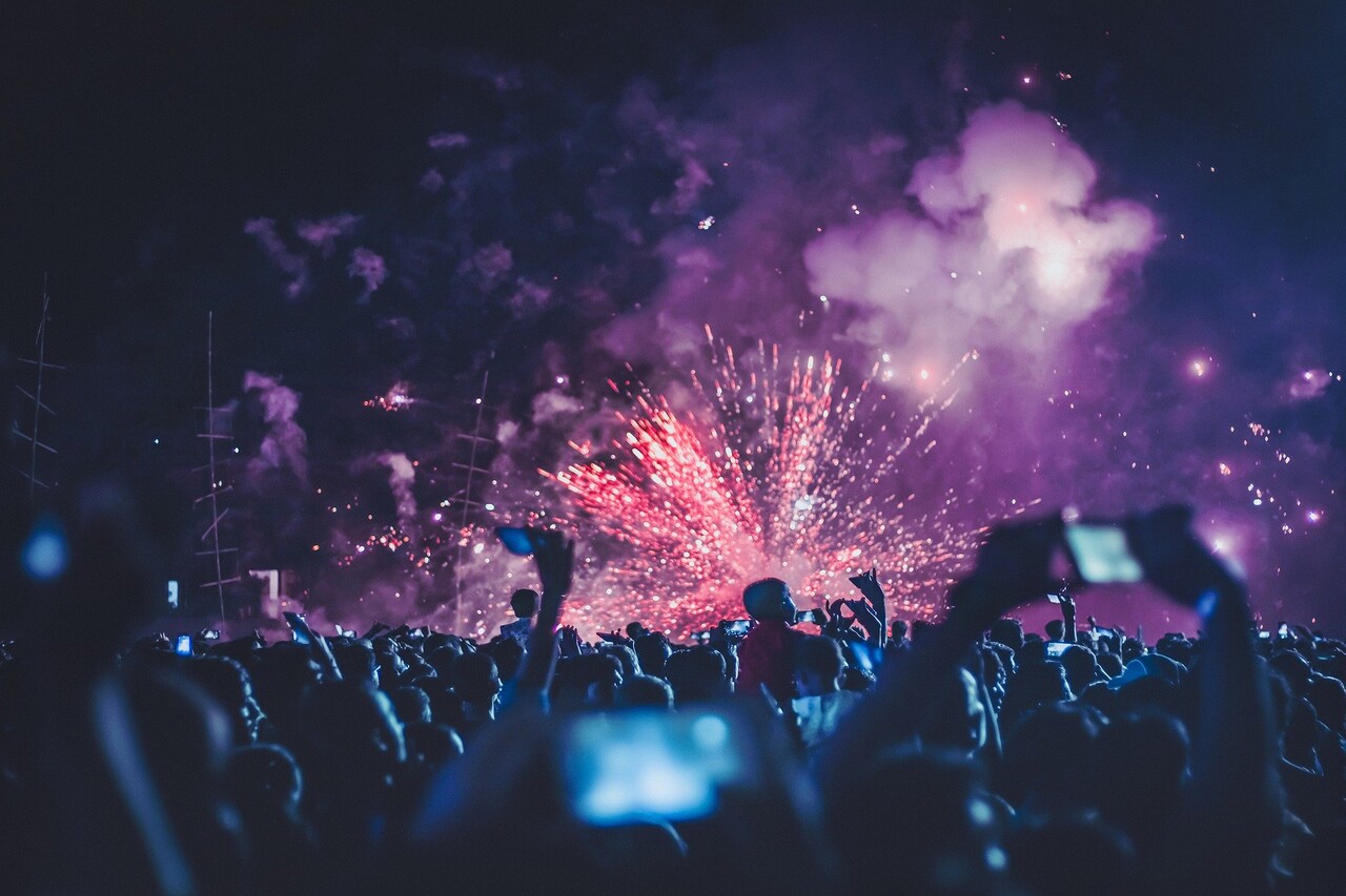 fireworks-4768501_1920