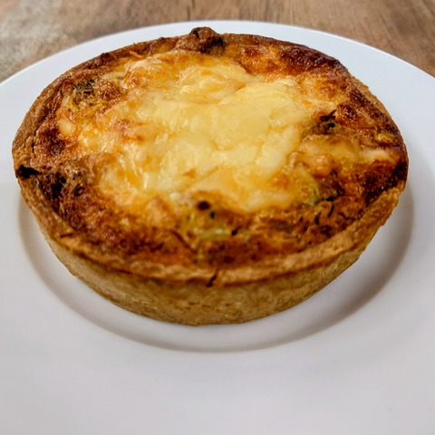 しらすとブロッコリーのキッシュ