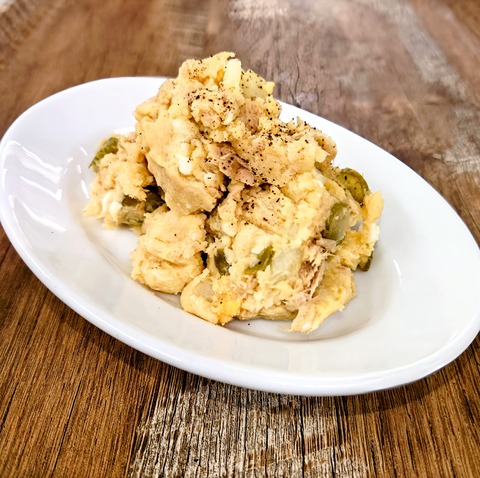 〈ツナと卵のポテトサラダ〉