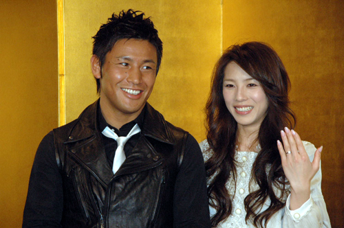 K 1max 魔裟斗が女優の矢沢心と入籍 彼女はケアができる人 夏川純28歳 News屋 Com 年齢詐称画像 K 1max 魔裟斗が女優の矢沢心と入籍 彼女はケアができる人 夏川純28歳 News屋 Com 年齢詐称画像