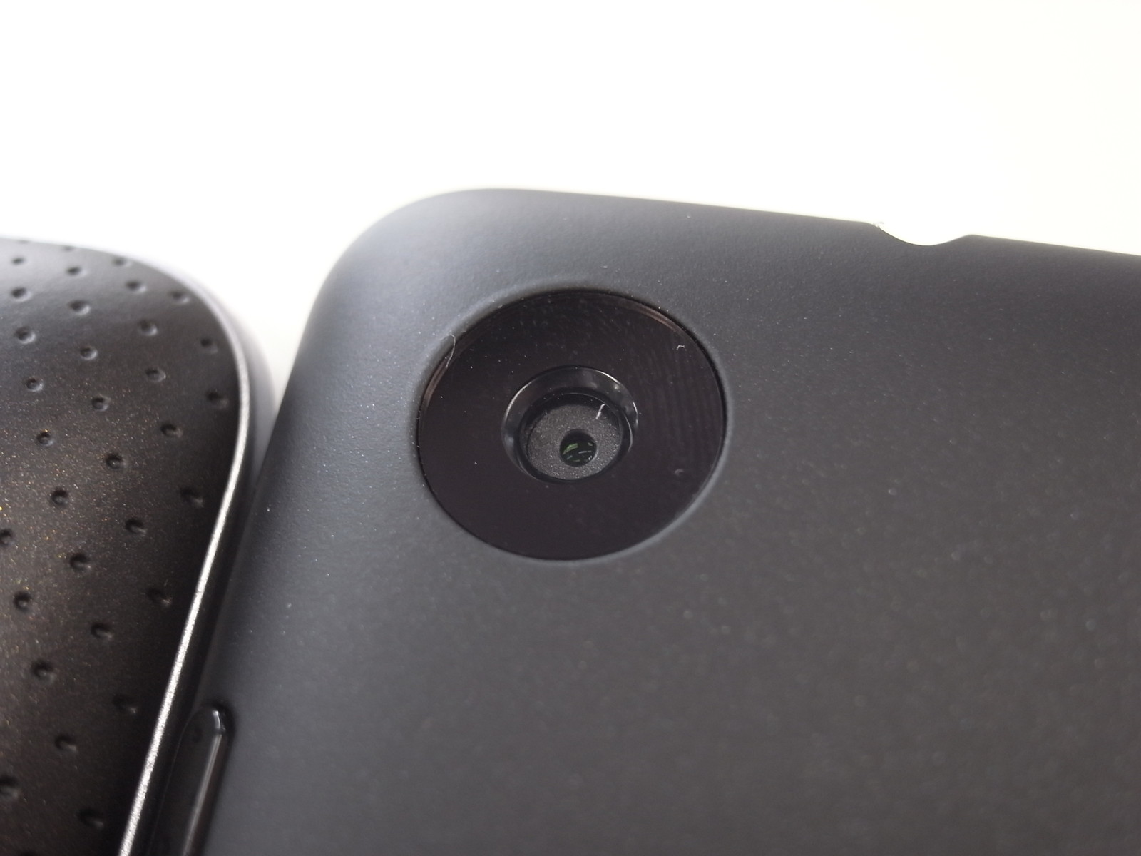 Google Nexus7 12 とnexus7 13 の外観を比べてみた Mobiledatabank