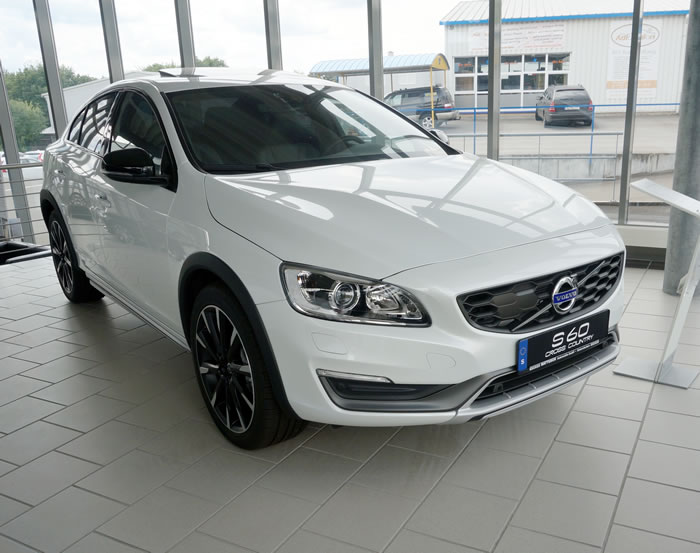 161 ボルボs60クロスカントリーにドイツで遭遇 ボルボv60購入記 Volvoにたどり着くまでの長い道のりと輸入車ライフ